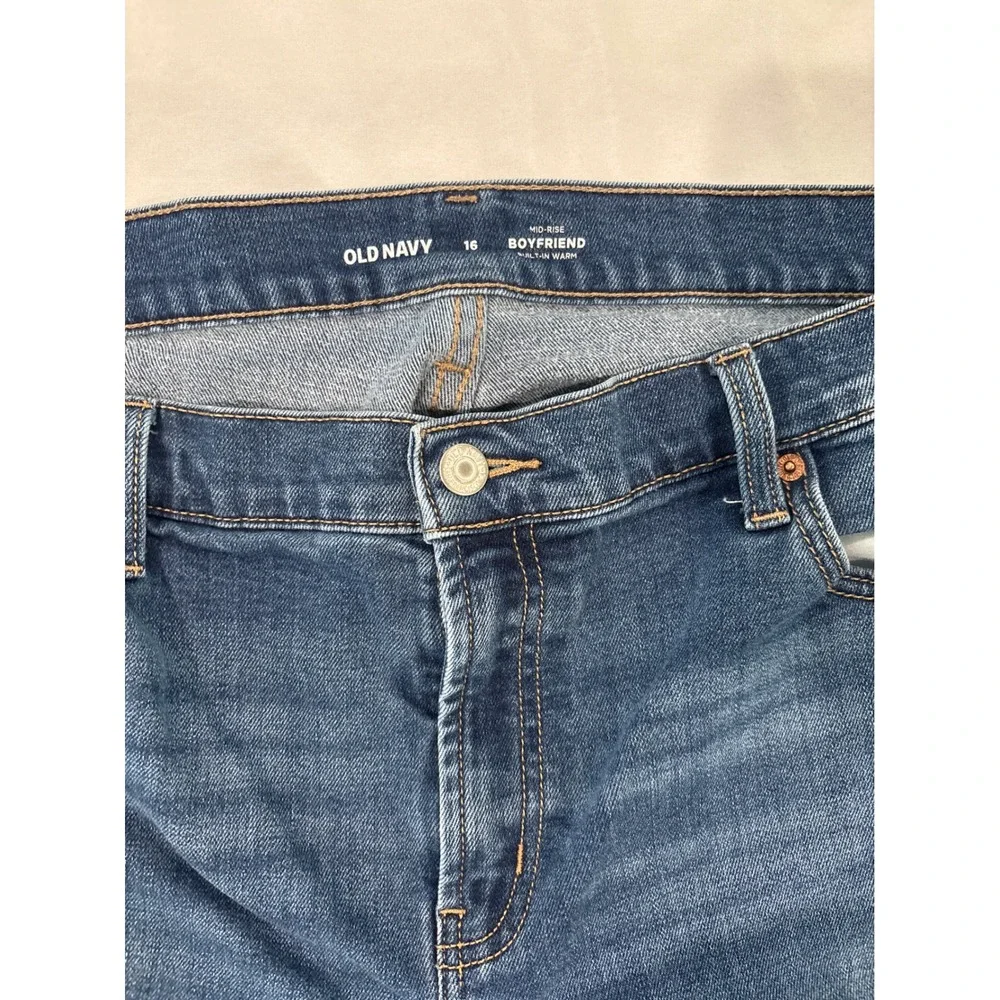 Old Navy Womens 16 Mid-Rise Boyfriend Jeans Built-In Warm Medium Wash Denim - Picture 2 of 3